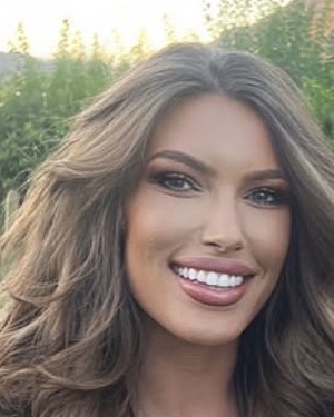 Golden hour glam with tousled waves